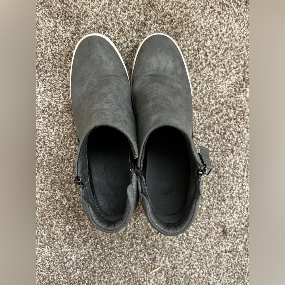 Grey Booties - Picture 2 of 4